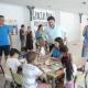 Imagen del alcalde de Alicante, Luis Barcala, en la visita a la escuelas municipales de verano