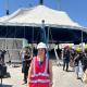 Imagen de la concejala de Cultura, Nayma Beldjilali, en el acto de levantamiento de la Gran Carpa en la Playa de San Juan previo al estreno en Alic...