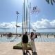 Imagen de la concejala de Turismo, Ana Poquet, en la playa del Postiguet