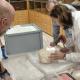 Imagen de la concejala de Cultura, Nayma Beldjilali, con la la profesora de Petrología y Geoquímica de la Universidad de Zaragoza María del Pila...